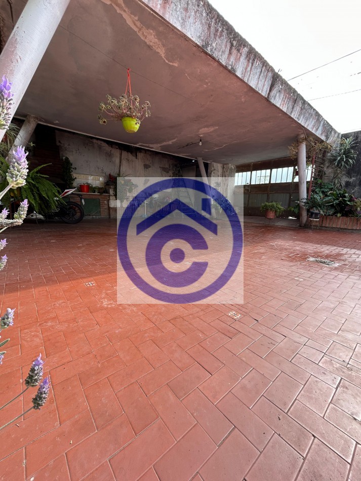 casa en venta desarrollada en 3 niveles 